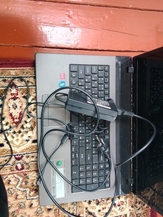 Ноутбук Acer 7560G