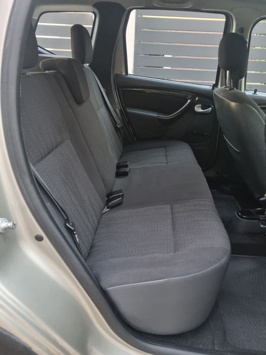 Vând Dacia Duster Motor 1.5 DCi 4x4 an 2010 E5