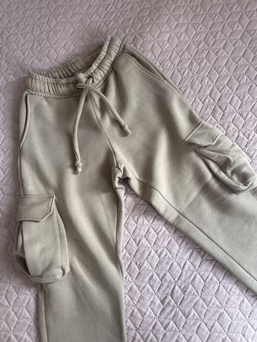 Спортен комплект ……………………………………………….;;……………………………………………………………..