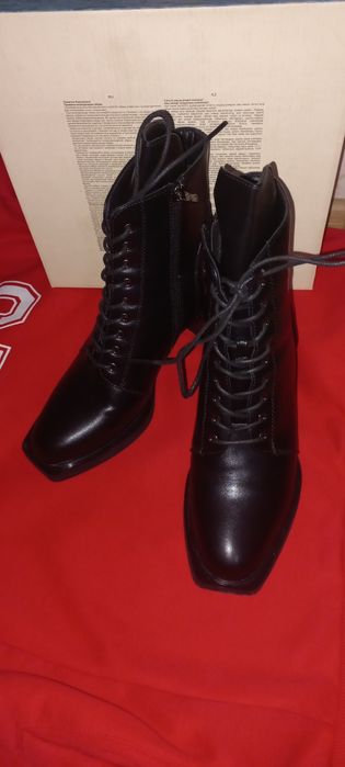 Осенний ботинка новый