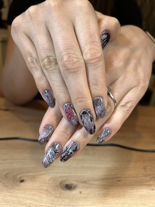 Manichiura semi si gel