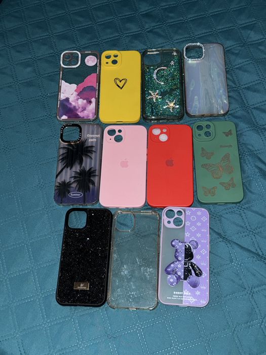 Одинадцать чехлов на айфон 13