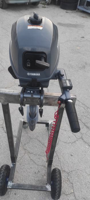 Извънбордов четиритактов двигател за лодка Yamaha 2,5