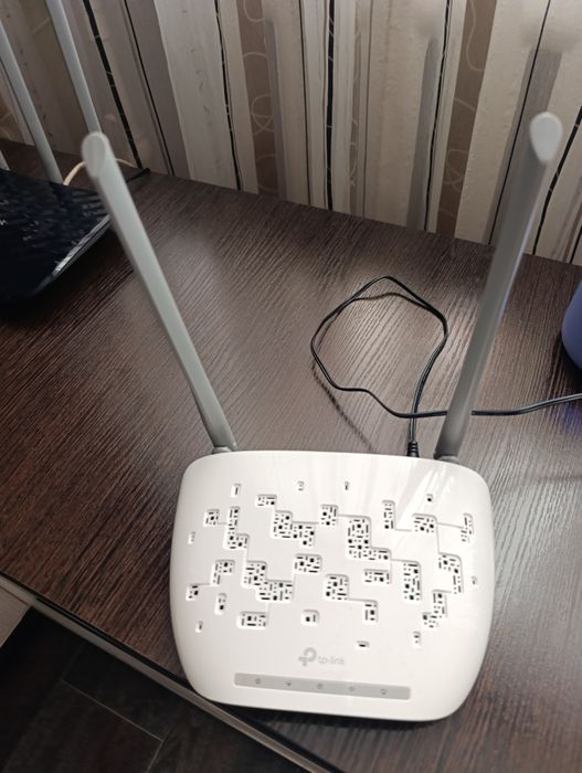 Роутер  tp-link 300Mbps WI-FI