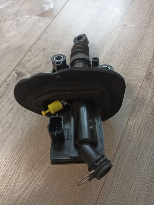 Pompă ambreiaj cod 306103690R Renault Megane 4 an 2021