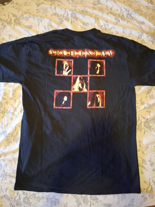 Тениски на метъл групи