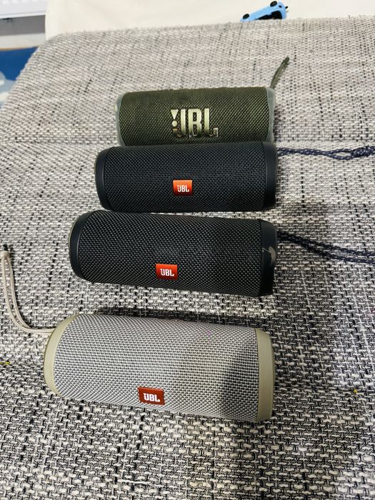 Vând boxe JBL Flip 3 /Flip 4 /Flip 6 impecabile