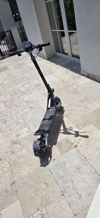 Vând trotineta electrica kukirin g2pro 2025