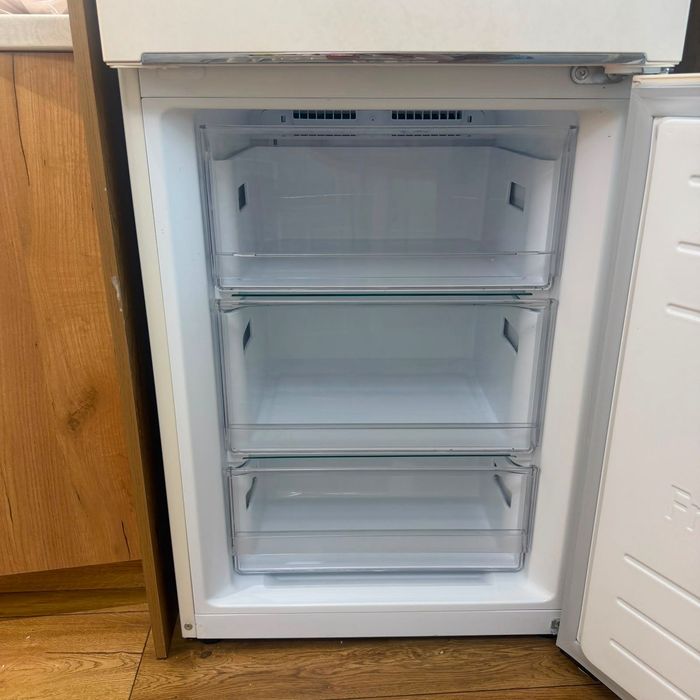 Продам холодильник LG GC-B509SESM
