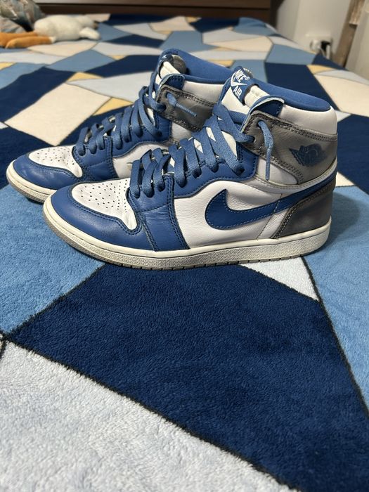 Vând Jordan 1 high og true blue.