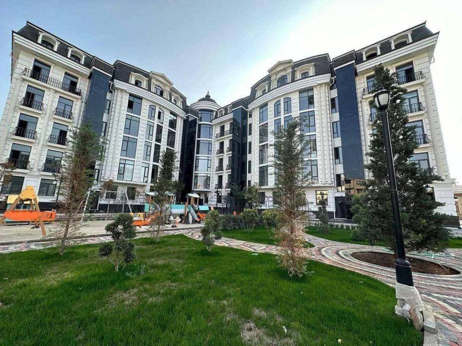 Продается 3 ком. Квартира в полуподвале в Мархабо площадью 78 кв.м.