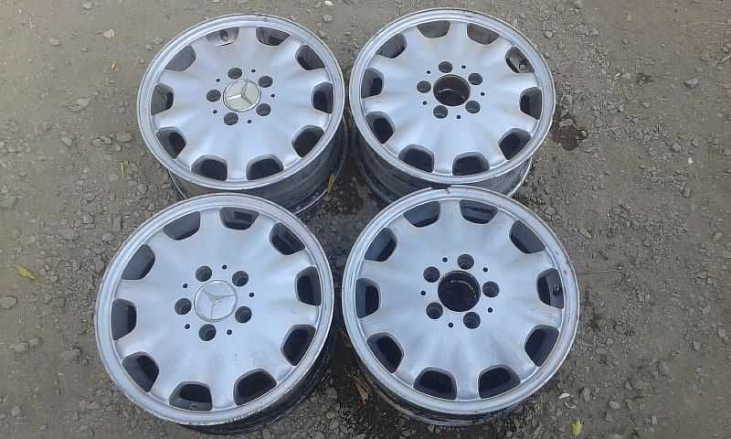 Продам оригинальные легкосплавные диски на Мерседес