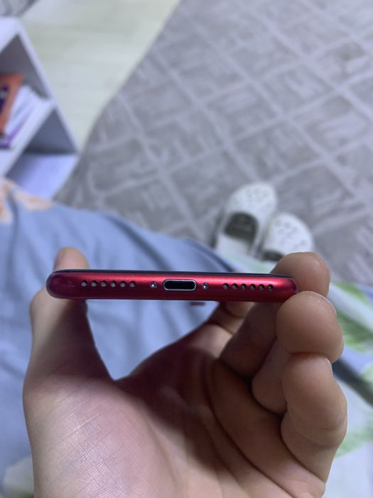 Айфон se2 2020 АКБ 76% в идеале