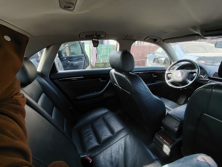 Vând audi A4 V6 motor 2.5