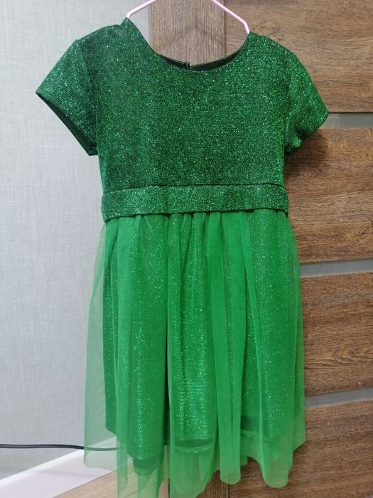 Нарядные платья на девочку