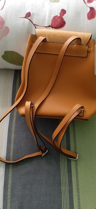 Geanta de dama și rucsac