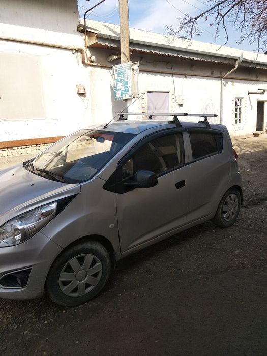 Spark mashinasi sotiladi