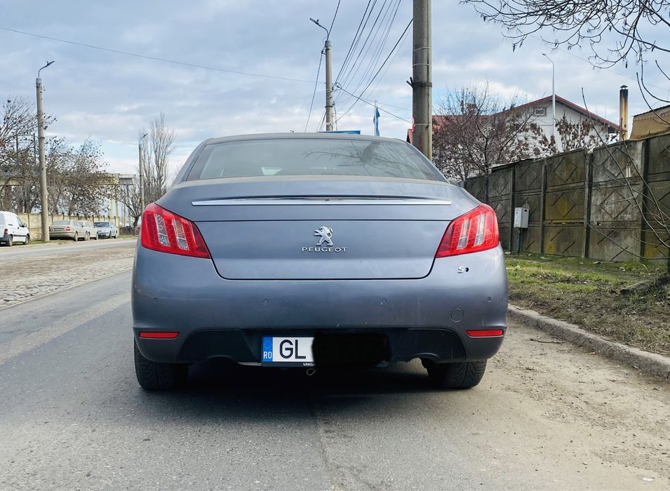 Peugeot 508 usor avariat