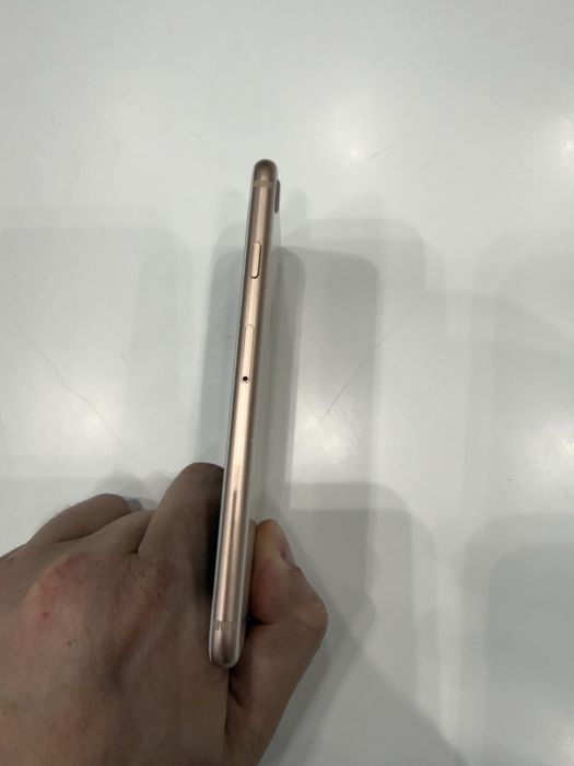 Сотовый телефон iphone 8