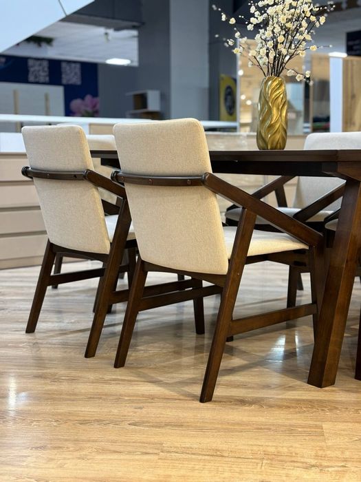 Стол стул и каучука