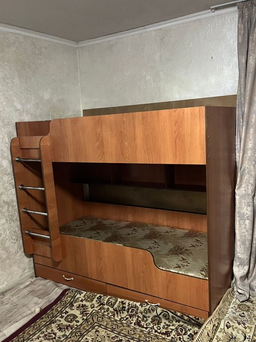 Срочно продам двухярусную кровать