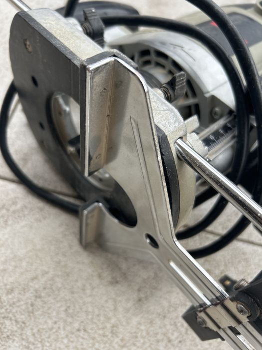 Фрезер crown 2100 watt