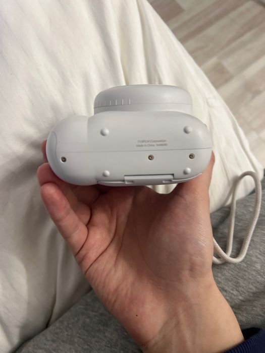 Продам instax mini 12