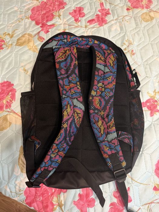 Раница на Nike запазена