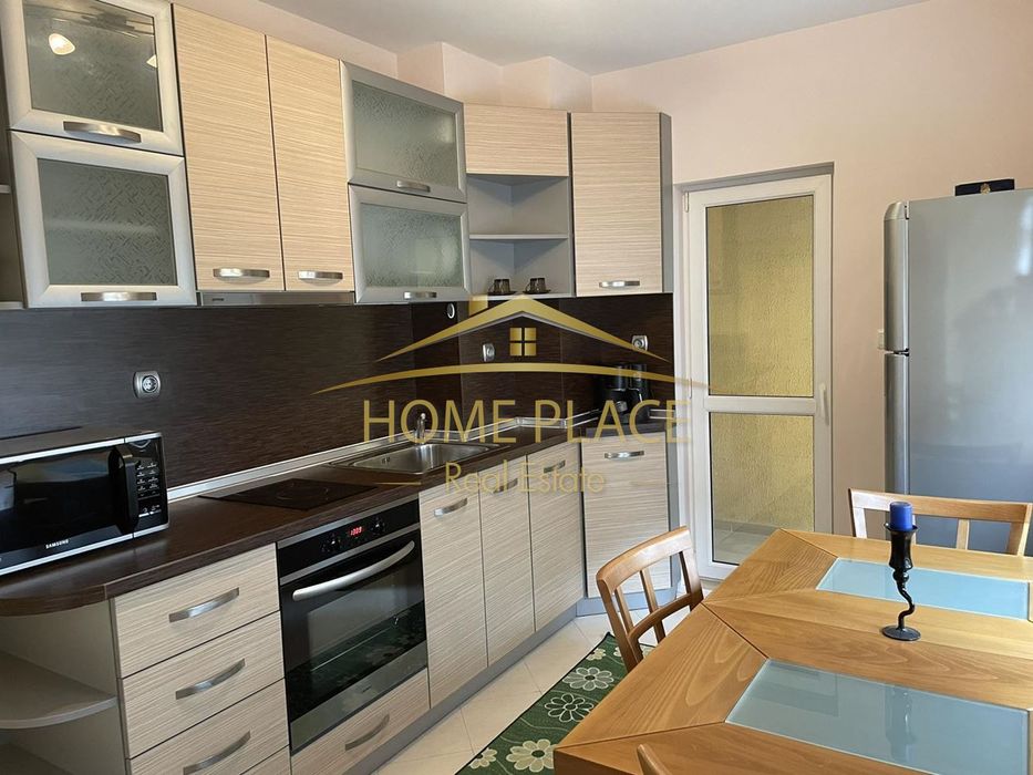 Дава се под наем Тристаен апартамент в Варна, Цветен квартал - 70 кв.м за 561 € - Снимка #1