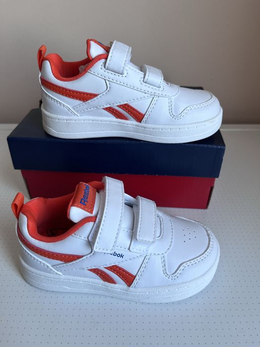 Нови кецове Reebok 23.5