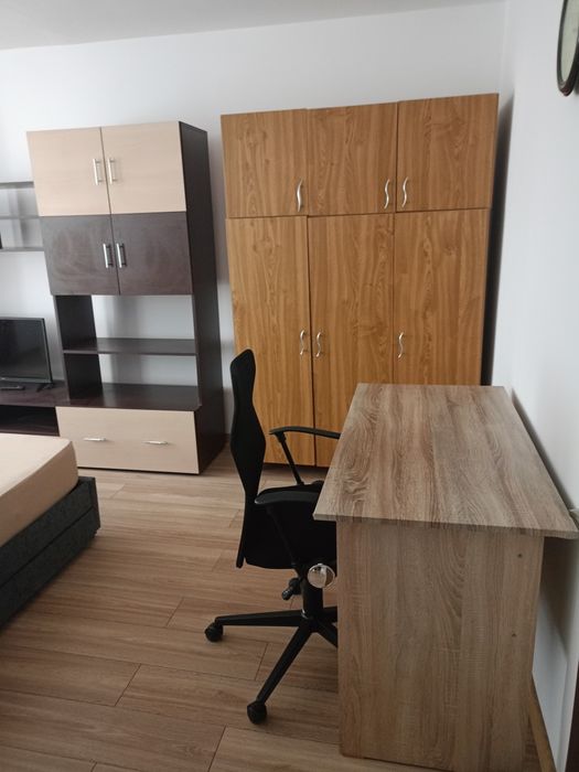 Închiriez apartament