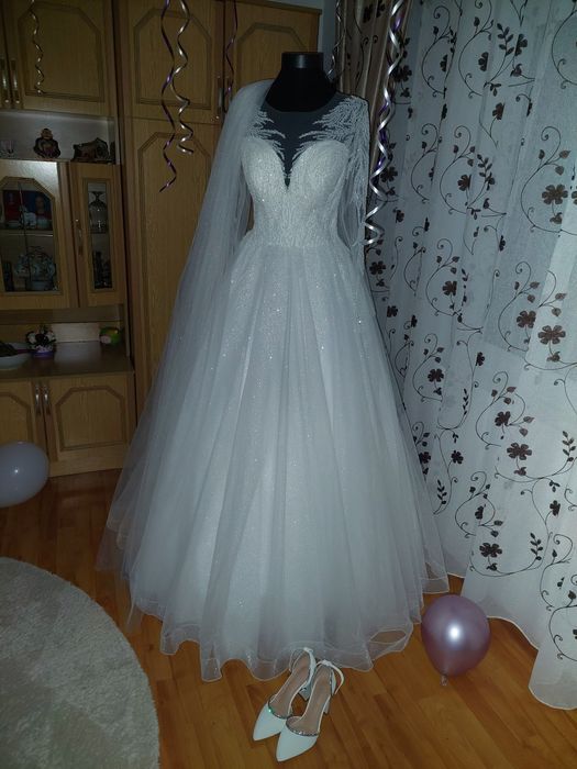 Vand rochie de mireasa