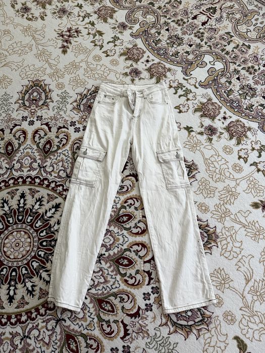 Продам 2 платья и 1 пару джинс