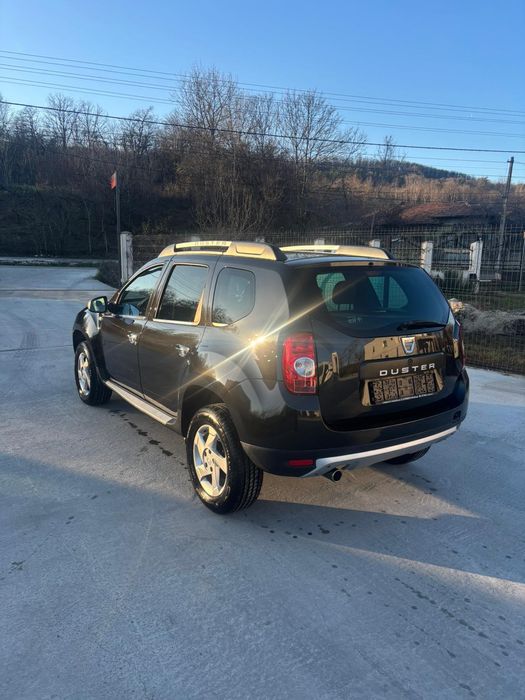 Vând Dacia Duster