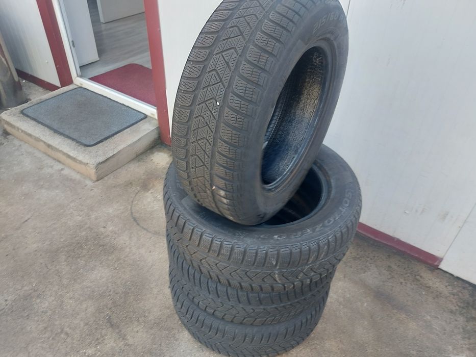 135 lei bucata! Set anvelope M+S/IARNA 215 60 16 Pirelli