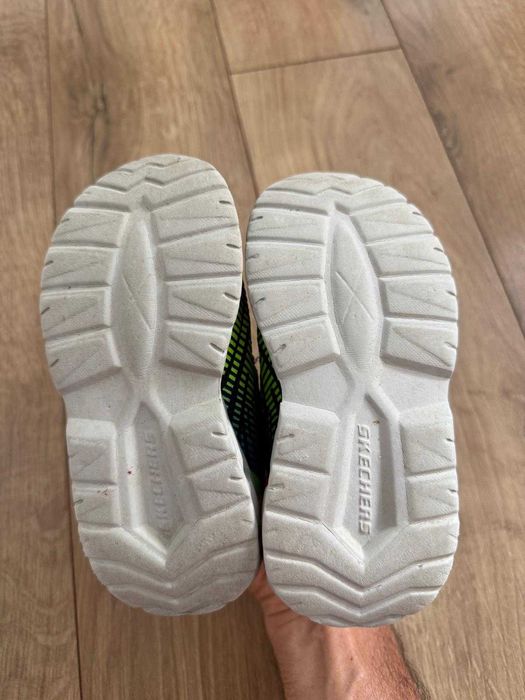 Skechers 25 adidasi copii luminite S Lights