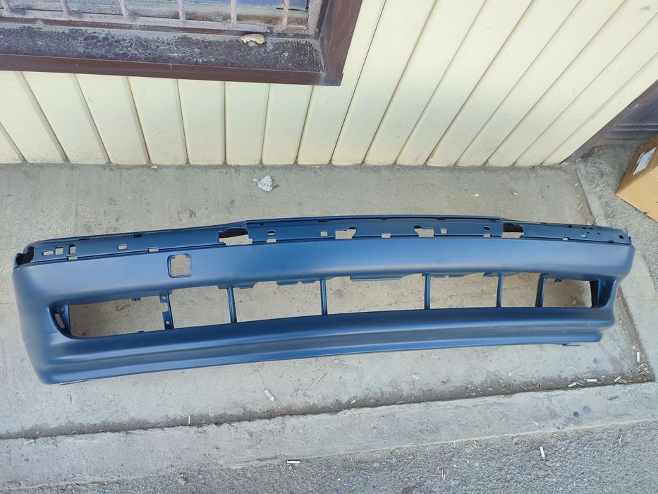 Бампера BMW E38 голый новый