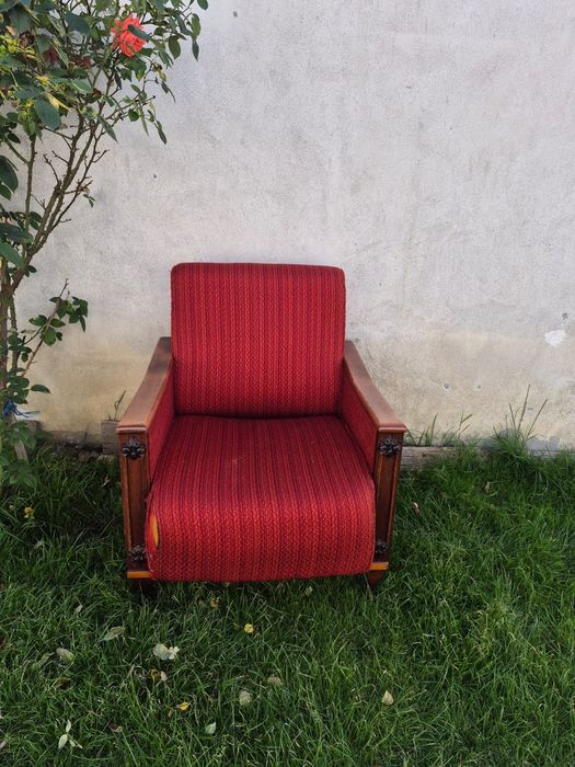 Donez fotoliu, comodă și dulap