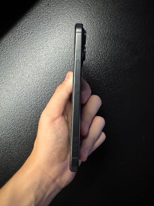 Продавам iPhone 15 Pro Max – 256 GB