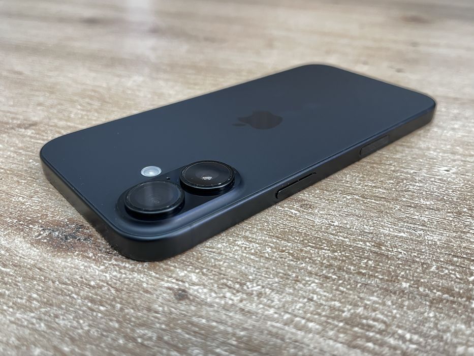 iPhone 16 128GB Перфектен 100% Бат. Гаранция