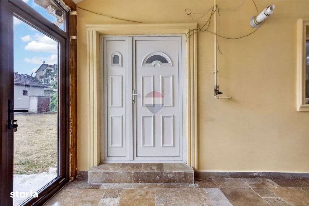 Casă complet renovată în zona ultracentrală | Pecica