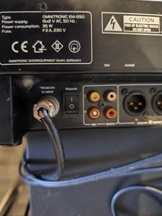 Усилвател с мишпулт Omnitronic