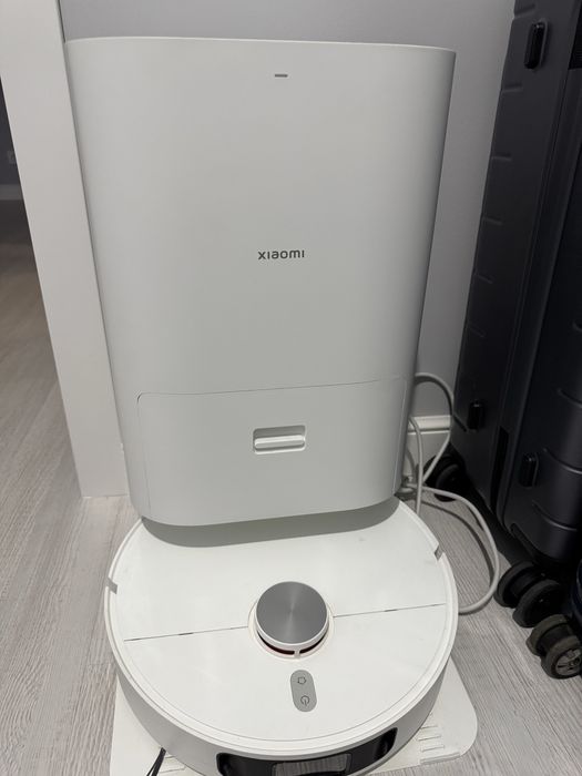 Продам робот-пылесос xiaomi