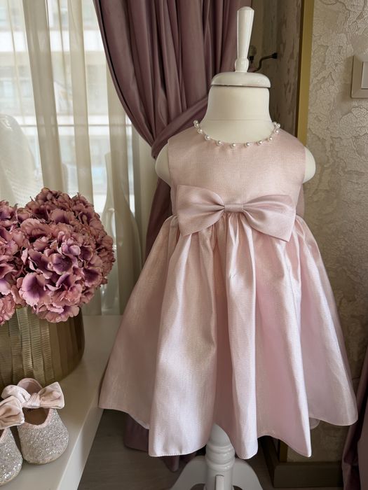 Rochie eleganta cu trena pentru fetite 2/3 ani, am si pentru 12-18 luni, si pentru 9-12 luni