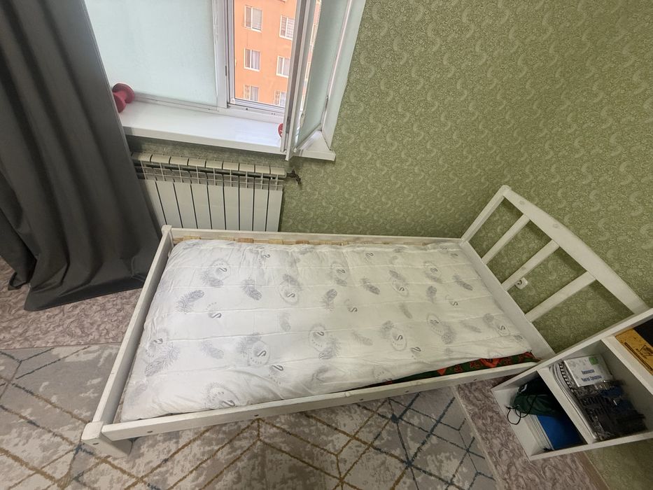 Продам кровать подростковую б/у