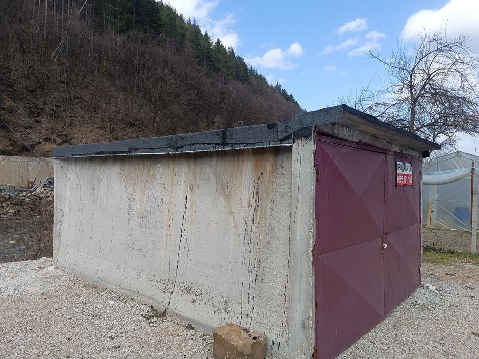 Бетонна гаражна клетка