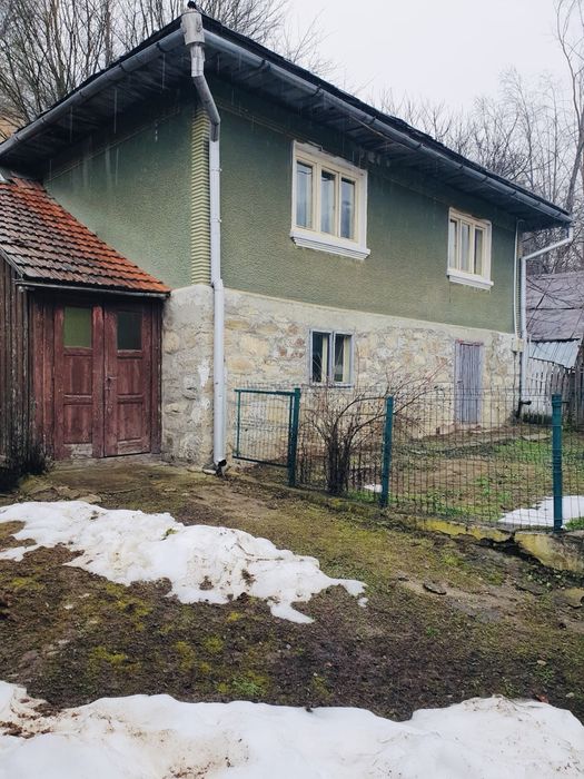 Casǎ tradiționalǎ de vânzare în Bucium Sat - la 500 m de Transapuseanǎ