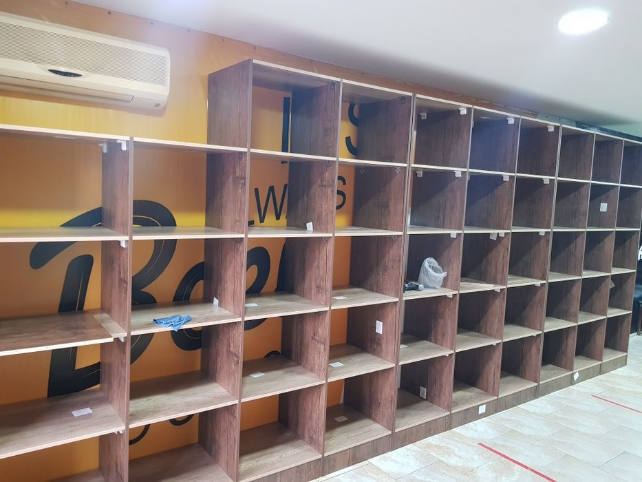 Продам  срочно готовый стеллаж для вино водки