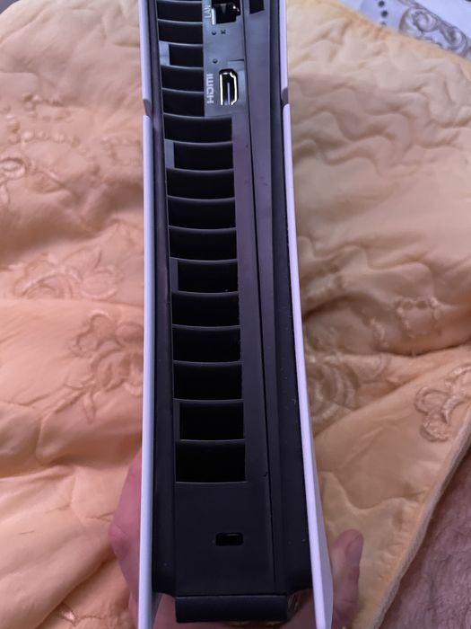 PS5 (2 luni de utilizare)