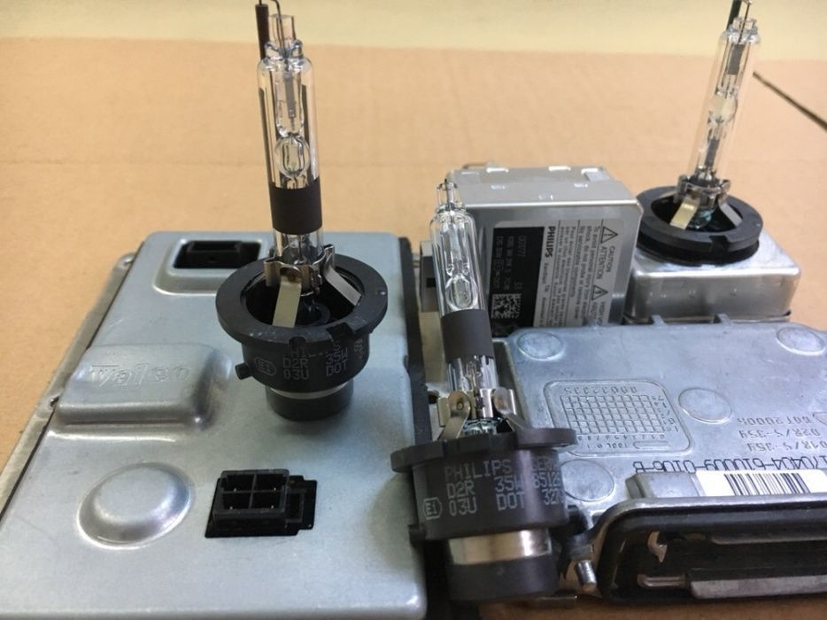 Xenon D1s D2s D2r D3s D5s D4s becuri Philips / Osram Germany